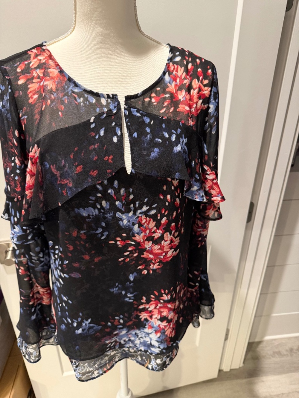 White House Black Market Top Navy Blue Pink Long Sleeve 10